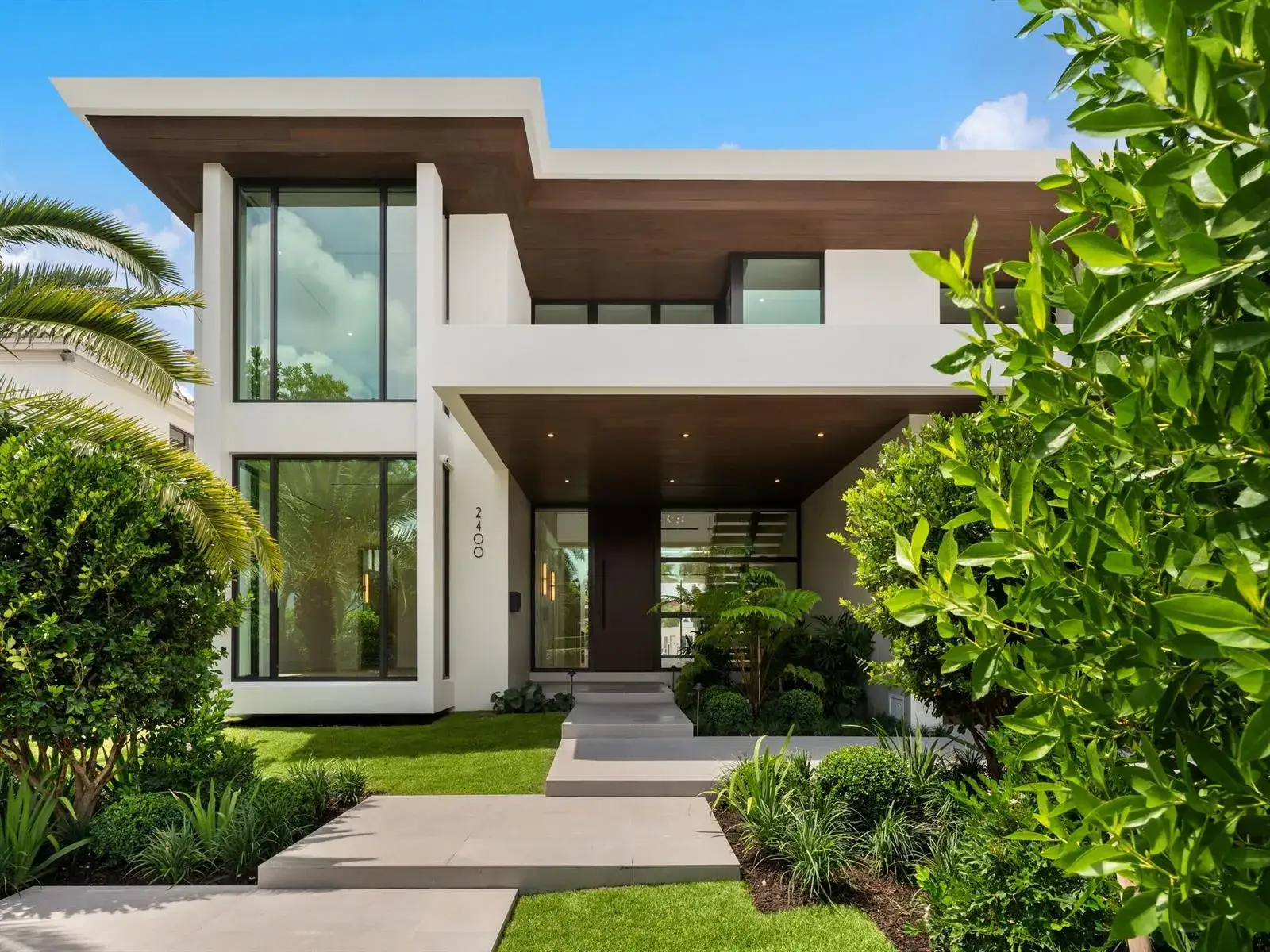 6 bedroom 6 bath Residential for sale at 2400 Barcelona Drive, Fort Lauderdale FL 33301