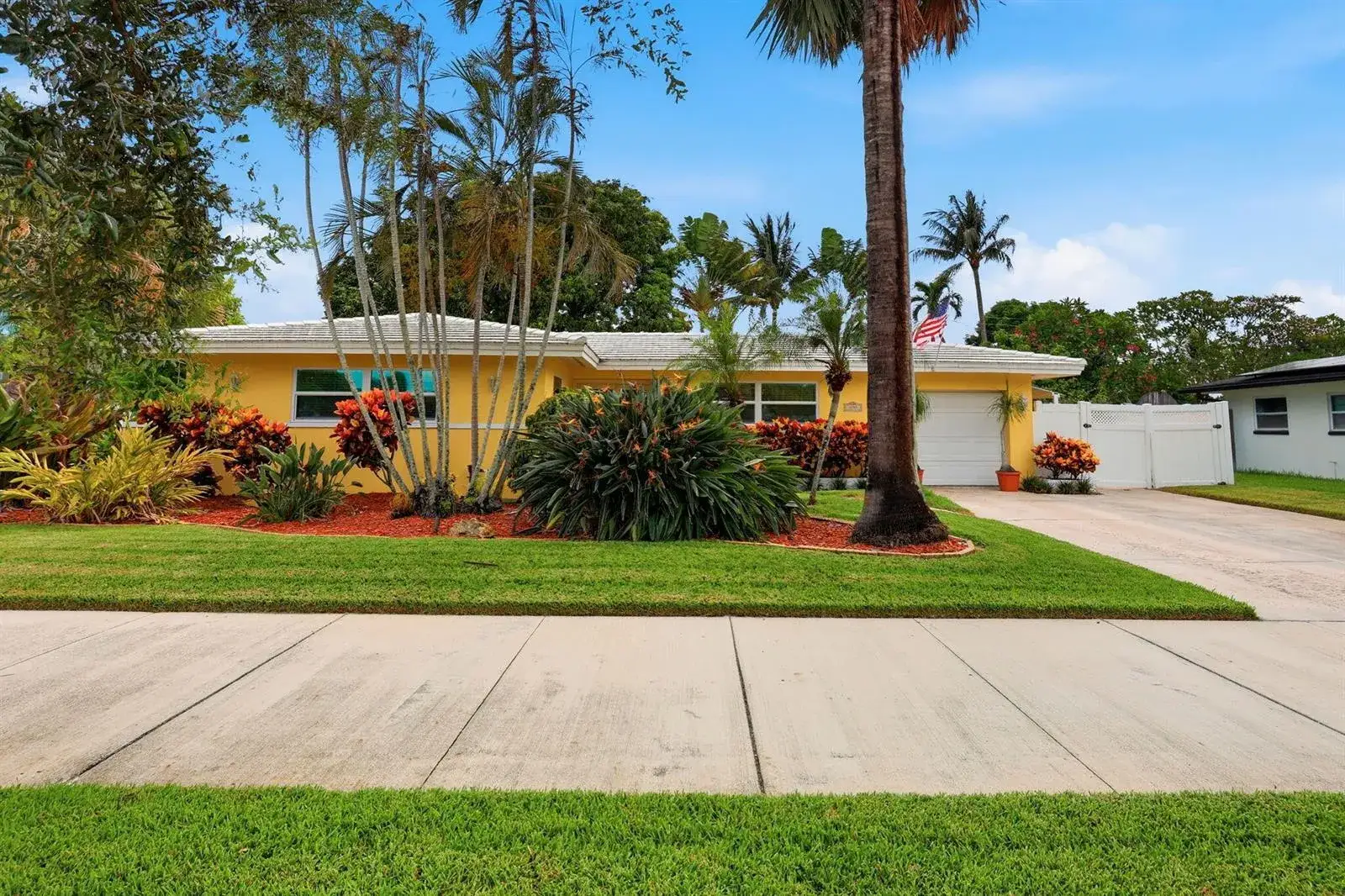 2 bedroom 2 bath Residential for sale at 499 SW 12TH Avenue, Boca Raton FL 33486