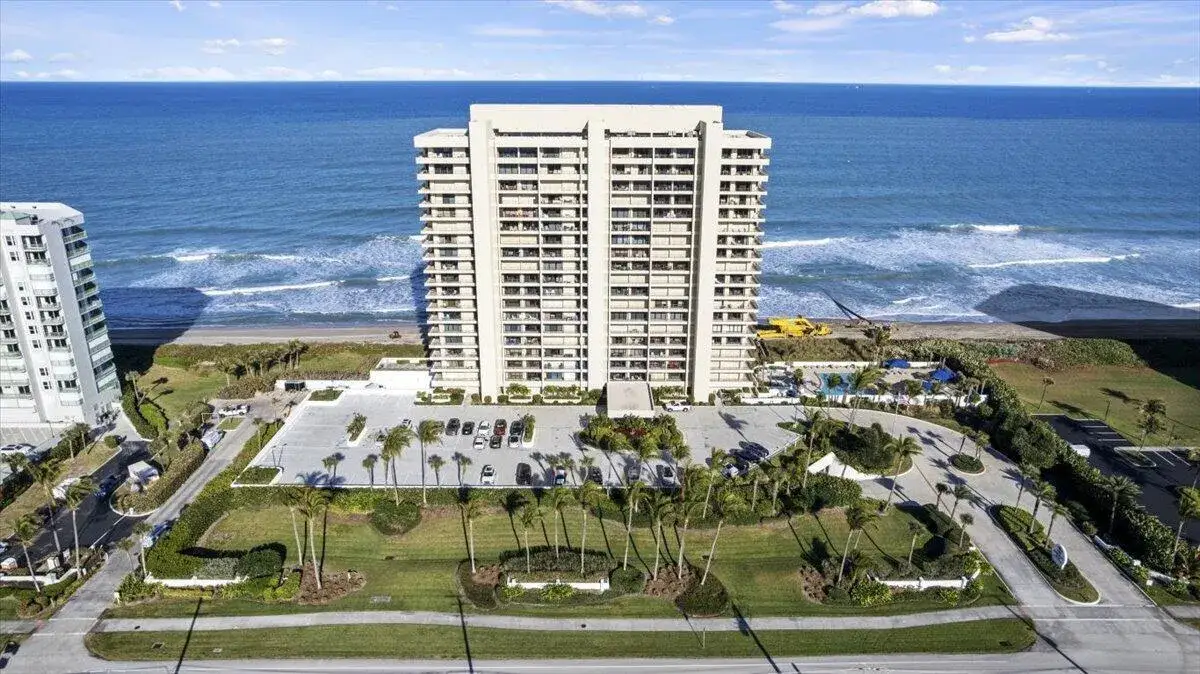 2 bedroom 2 bath Residential for sale at 8750 S Ocean Drive, Jensen Beach FL 34957