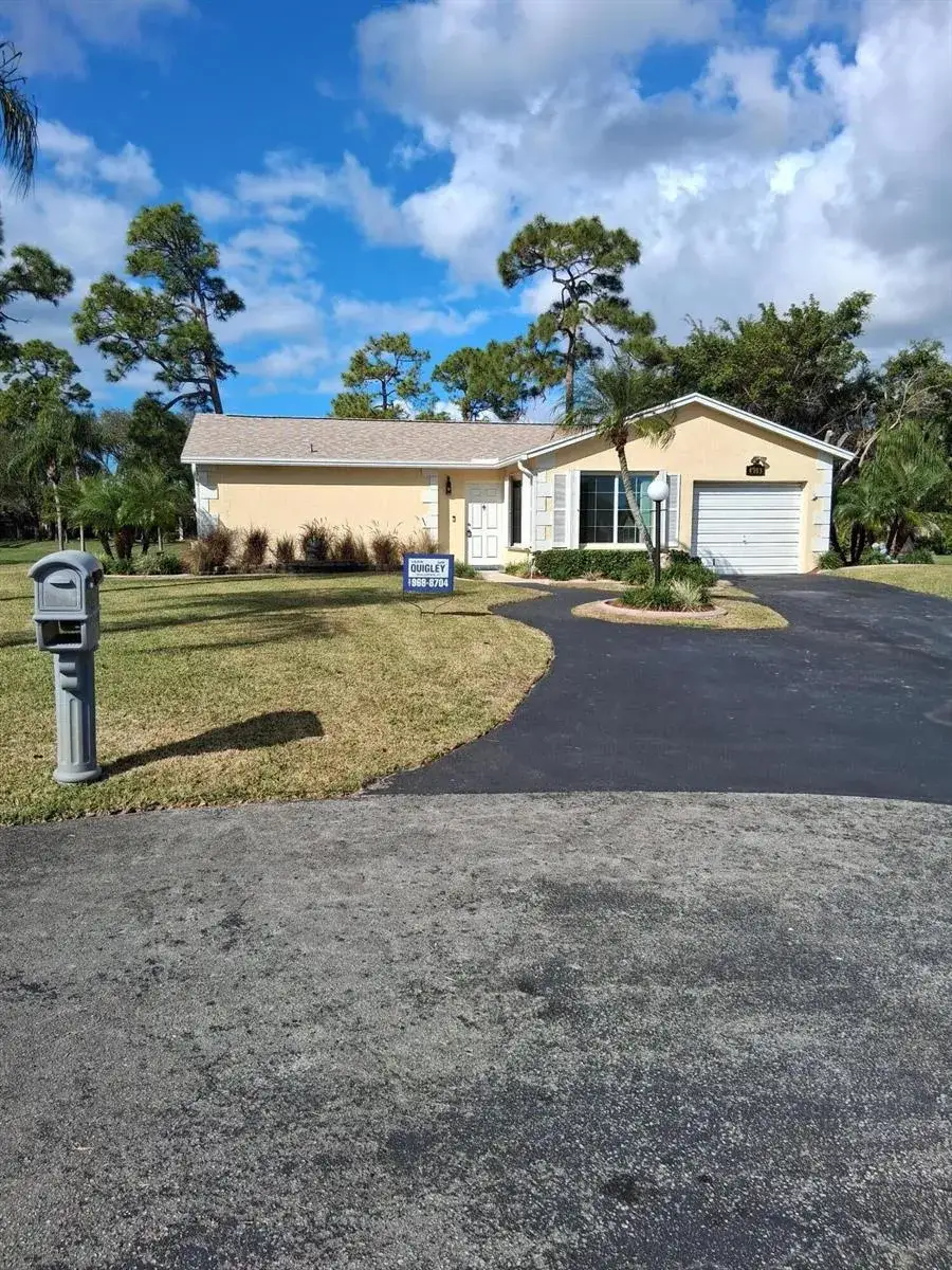 2 bedroom 2 bath Residential for sale at 4703 Rainbow Drive, FL 33463