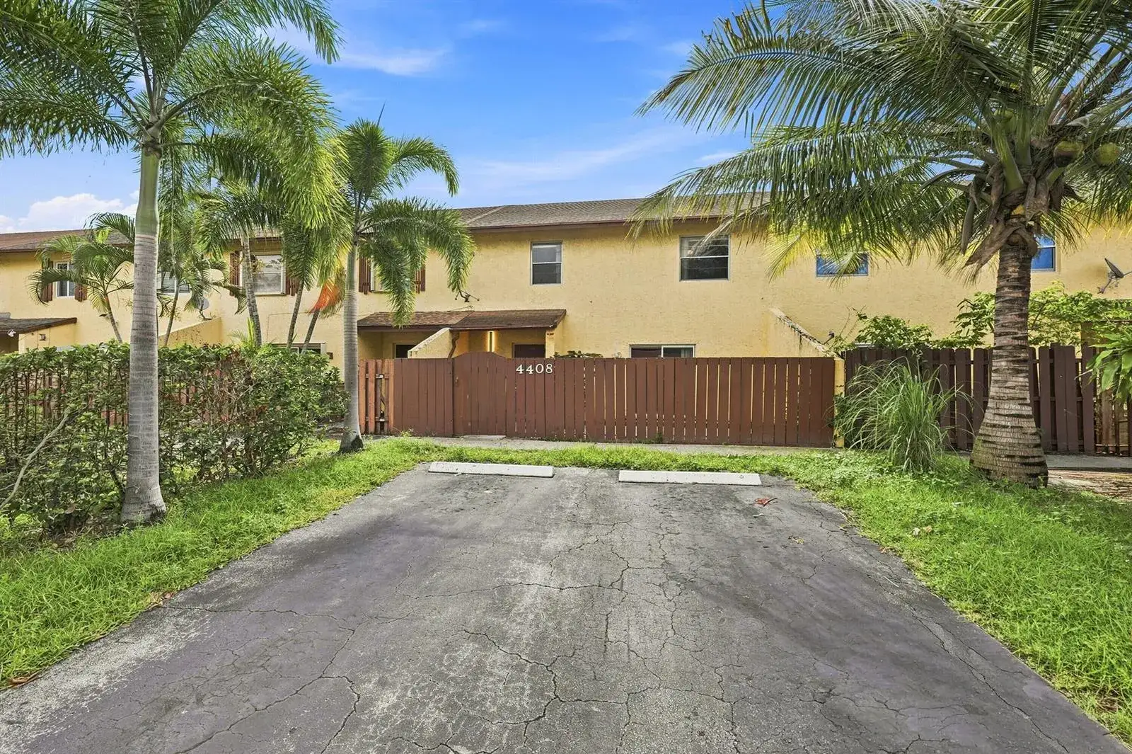 3 bedroom 2 bath Residential for sale at 4408 NW 4TH Avenue, Deerfield Beach FL 33064