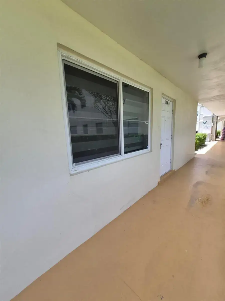 2 bedroom 1 bath Residential for sale at 144 Dorchester G, West Palm Beach FL 33417