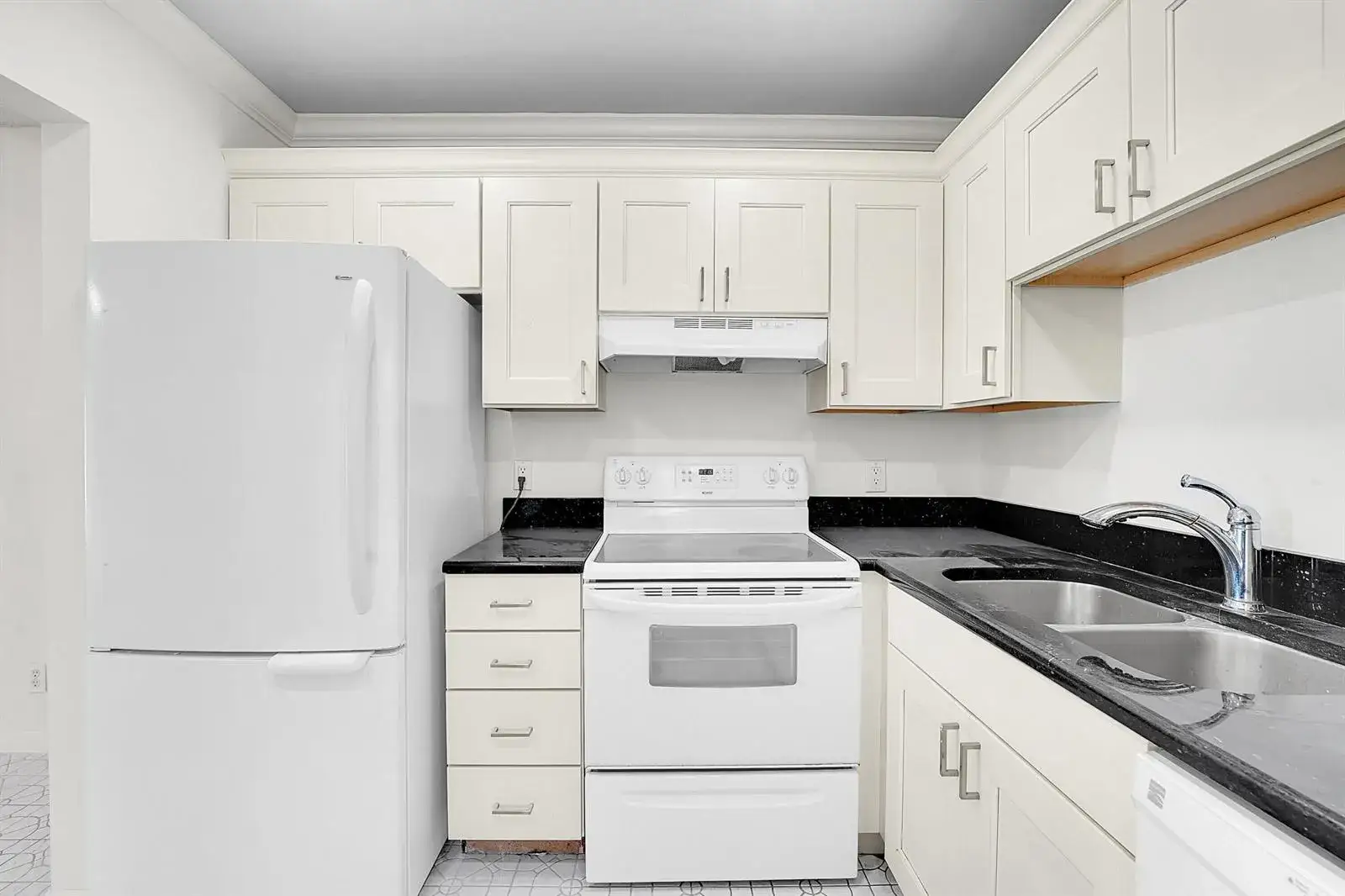 2 bedroom 2 bath Residential for sale at 200 Waterway Drive S # 105, Lantana FL 33462