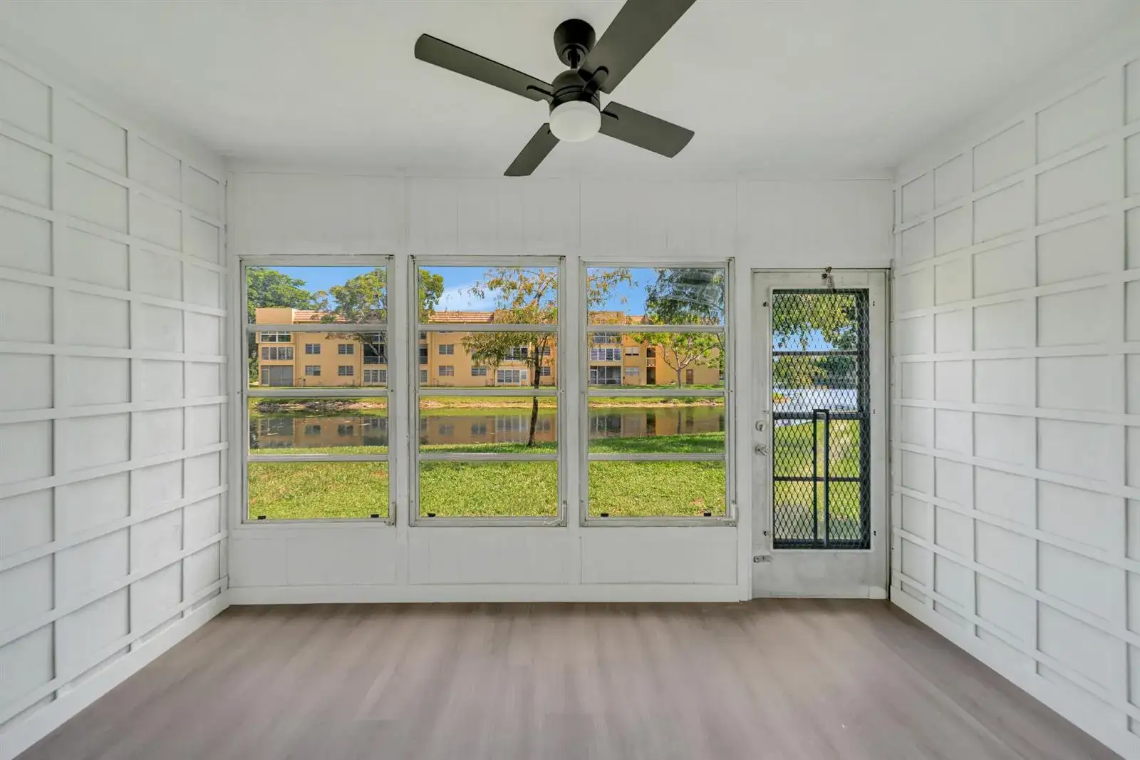 2 bedroom 2 bath Residential for sale at 6001 NW 61st Avenue # 112, Tamarac FL 33319