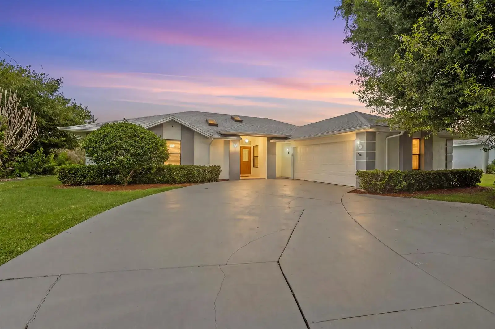 5400 NW Emblem Street, Port St. Lucie FL 34983