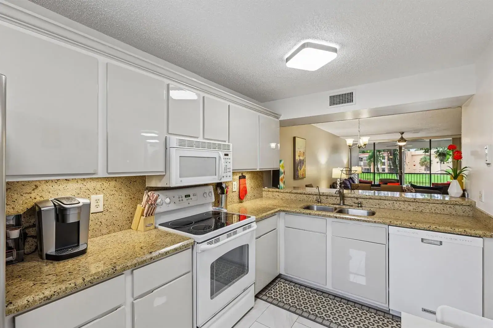 2 bedroom 2 bath Residential for sale at 5718 Coral Lake Drive # 206, Margate FL 33063