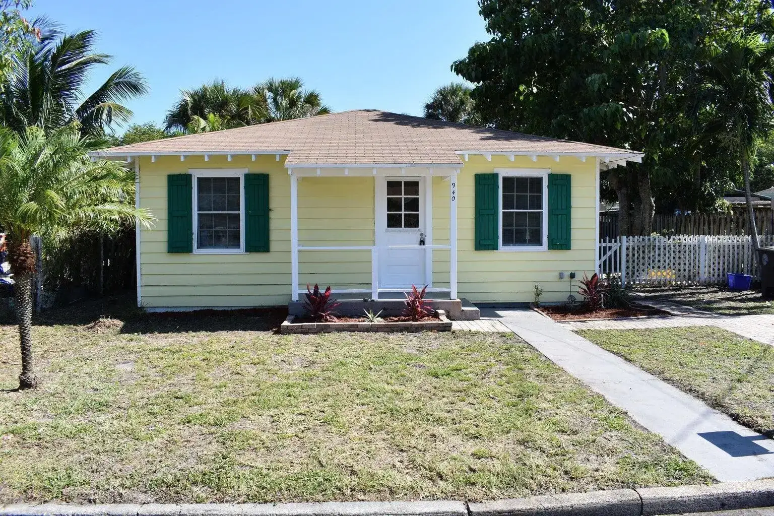 2 bedroom 1 bath Residential for sale at 940 BIGNONIA Road, West Palm Beach FL 33405