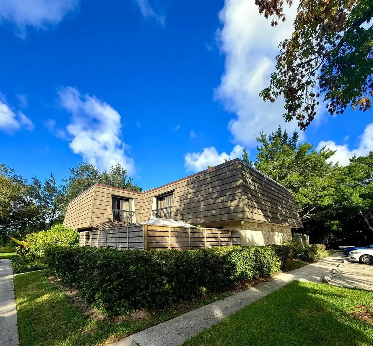 3 bedroom 2 bath Residential for sale at 903 9TH Terrace, Palm Beach Gardens FL 33418