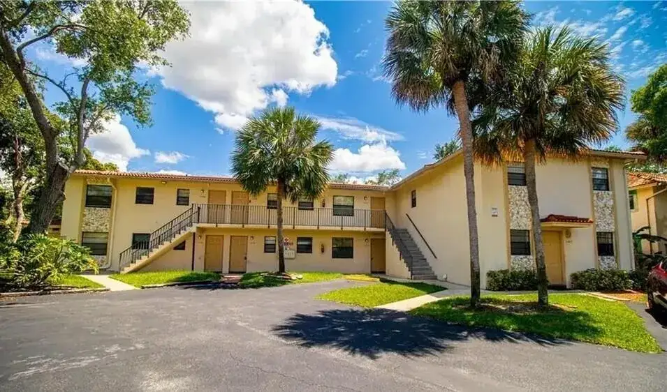 2 bedroom 2 bath Residential Lease for rent at 11432 NW 45th Street, Coral Springs FL 33065