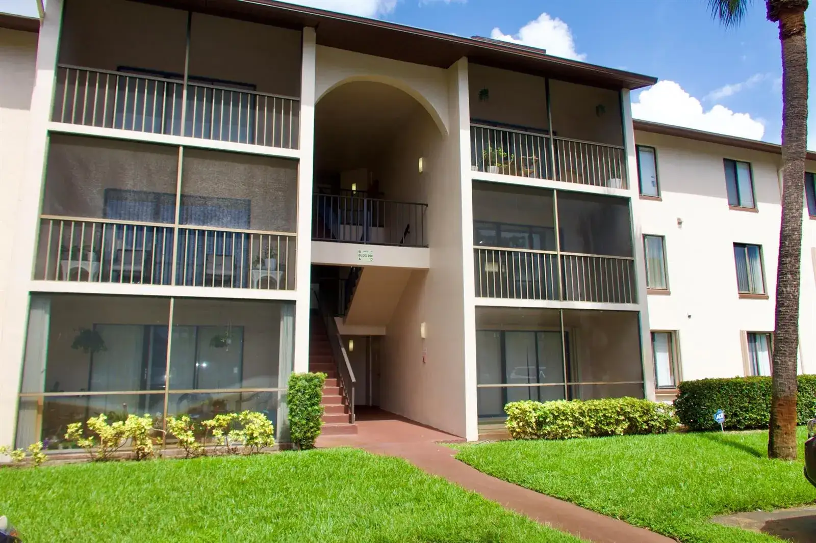 2 bedroom 2 bath Residential Lease for rent at 208 FOXTAIL Drive # D2, FL 33415