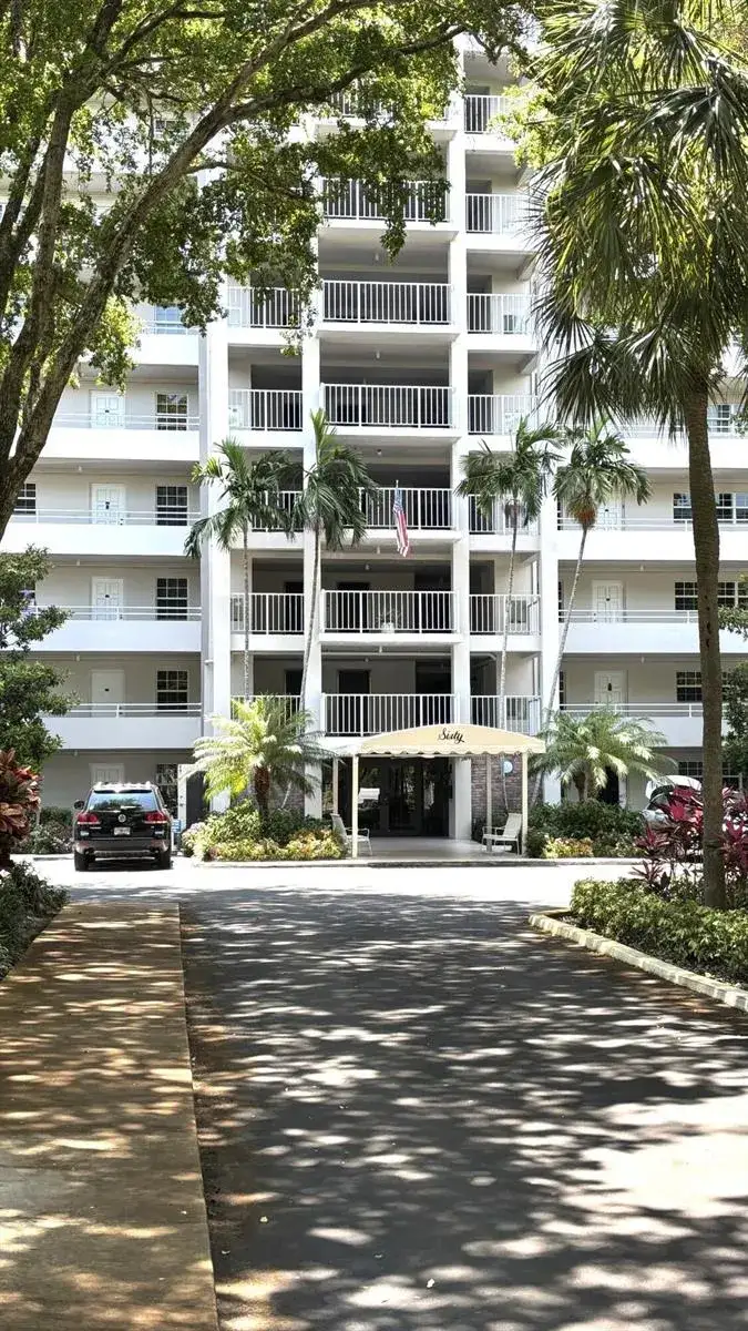 2 bedroom 2 bath Residential Lease for rent at 605 OAKS Drive # 503, Pompano Beach FL 33069