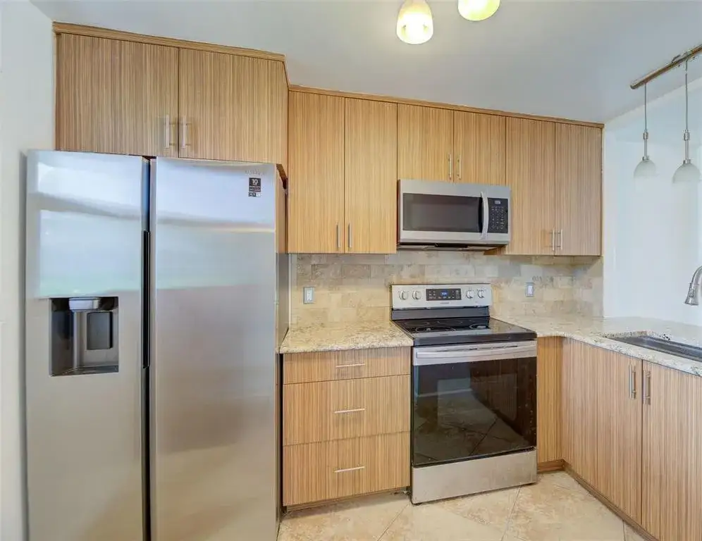 113 ROYAL PARK Drive # 1H, Oakland Park FL 33309