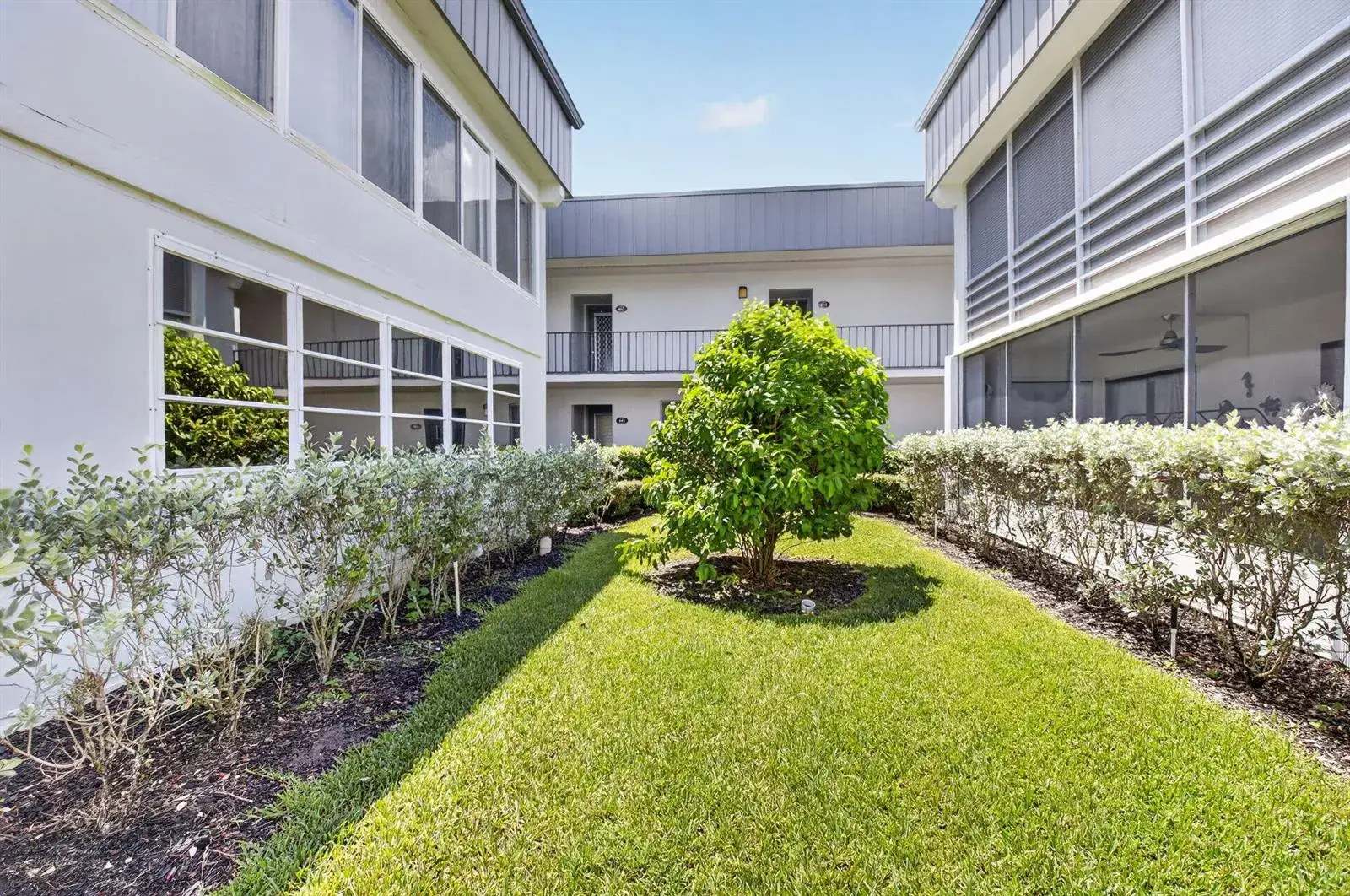 2 bedroom 2 bath Residential for sale at 441 PIEDMONT J # 441, Delray Beach FL 33484