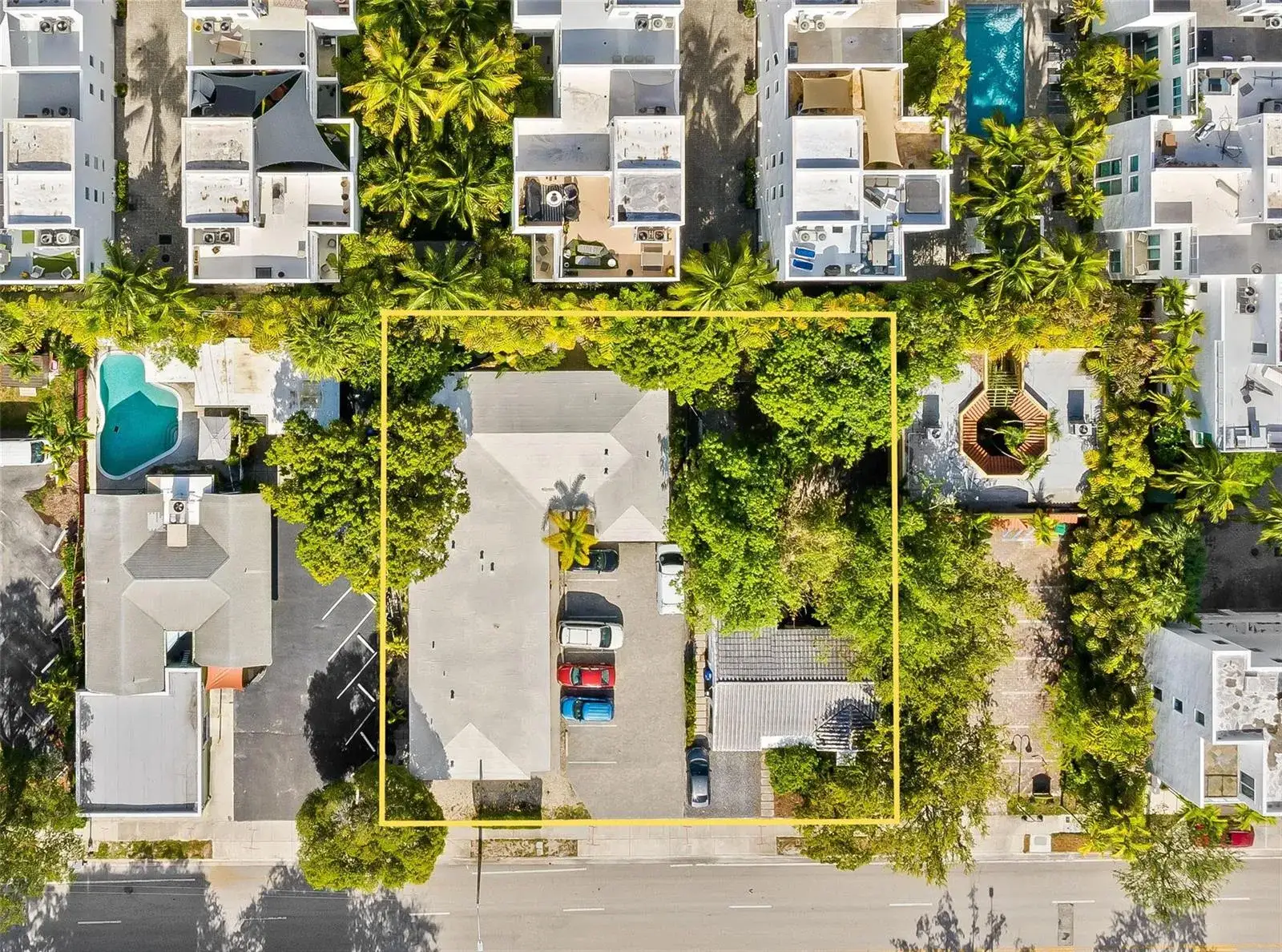 Commercial Sale for sale at 724 NE 3rd Avenue, Fort Lauderdale FL 33304