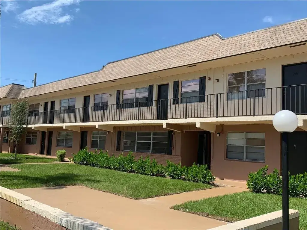 401 NW 34 Street # 105, Pompano Beach FL 33064