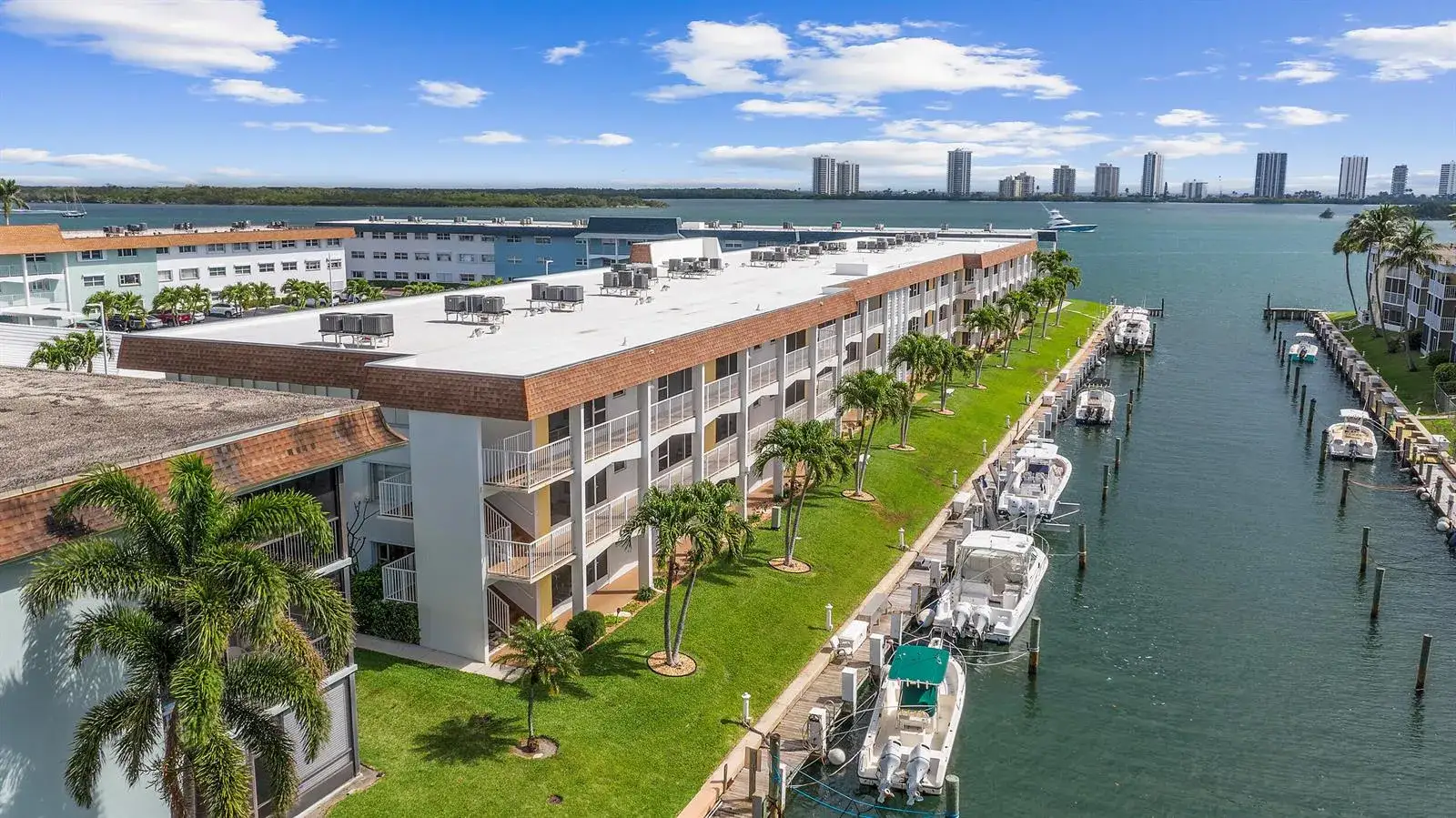 2 bedroom 2 bath Residential for sale at 110 SHORE Court # 315, North Palm Beach FL 33408