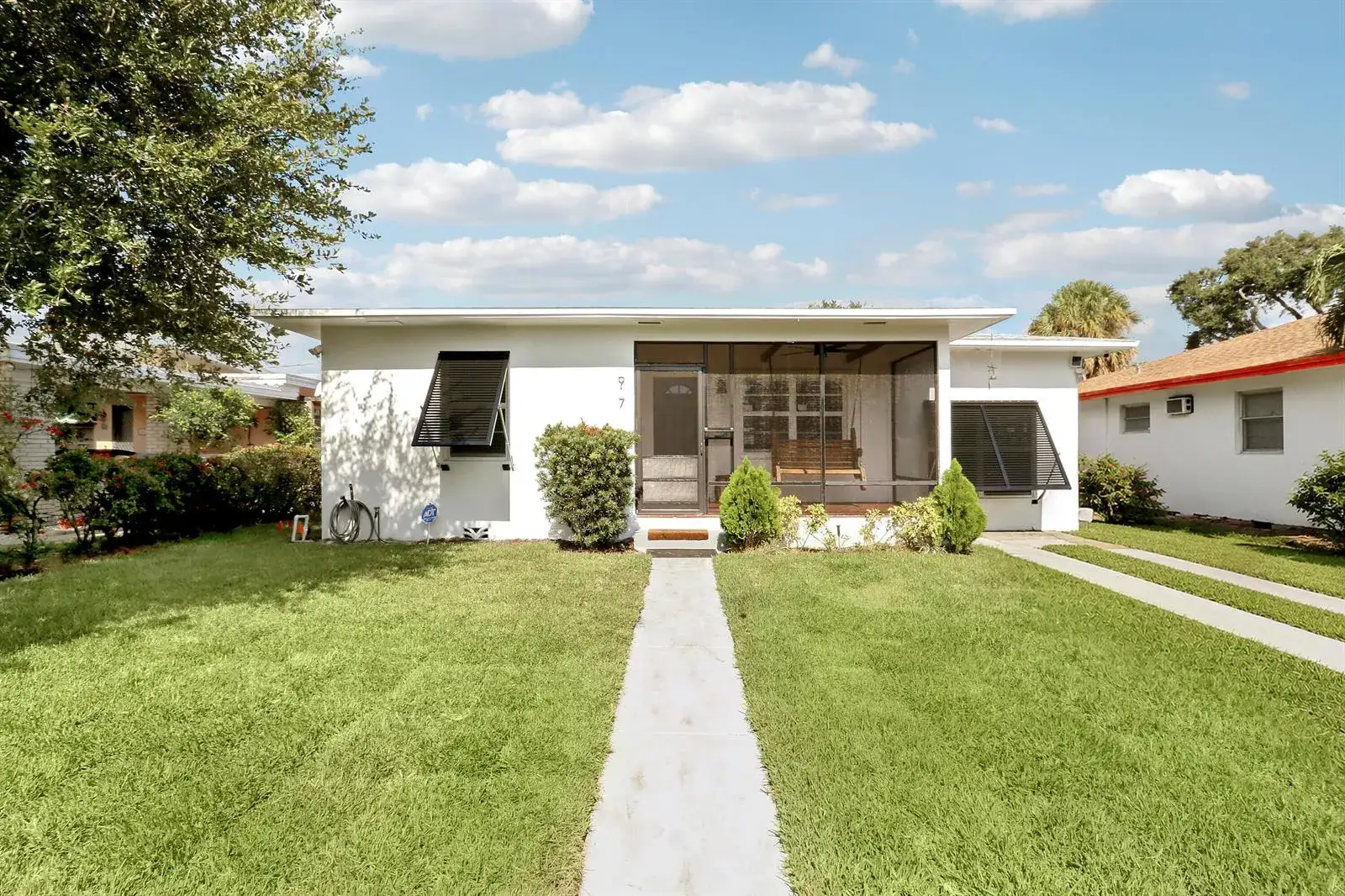 3 bedroom 2 bath Residential for sale at 917 N OCEAN BREEZE, FL 33460