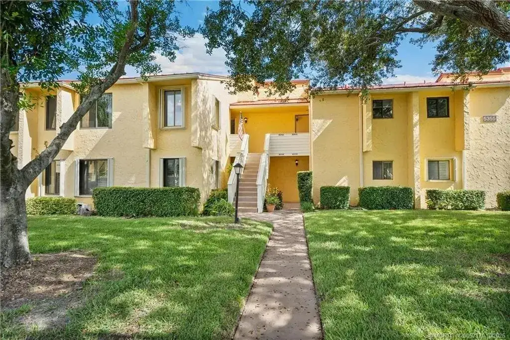 1 bedroom 1 bath Residential for sale at 5355 SE MILES GRANT Road # 114, Stuart FL 34997