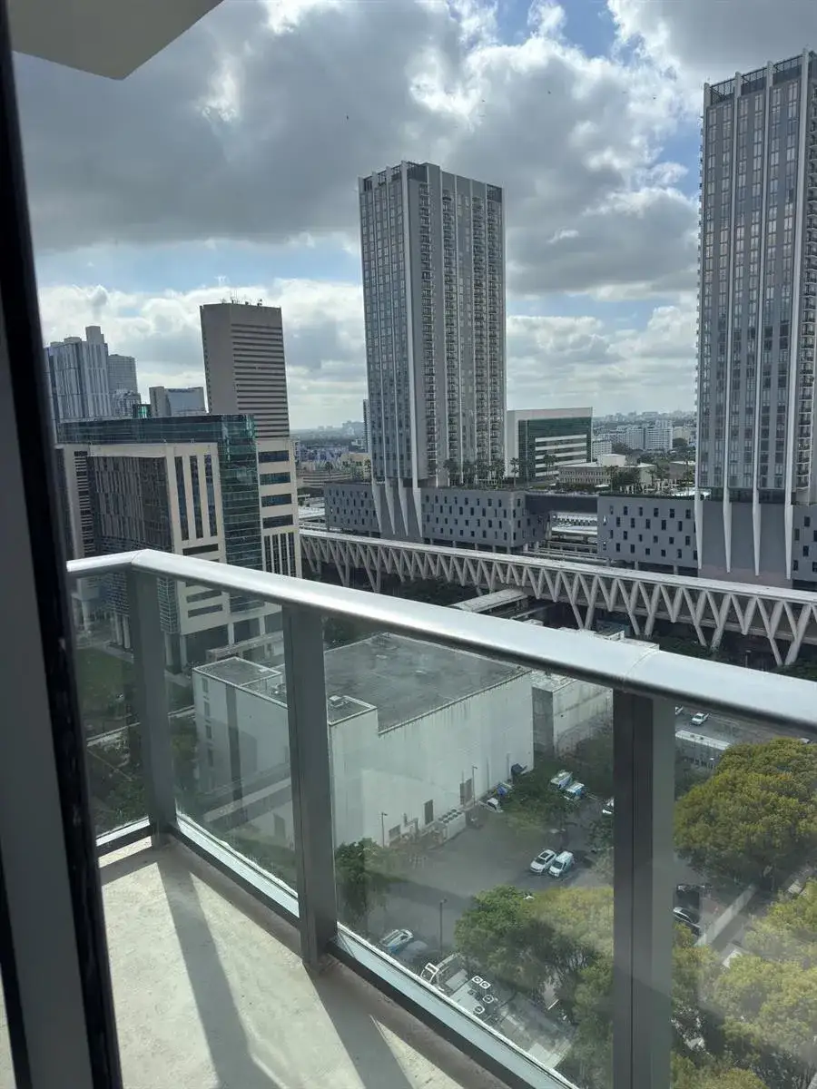 1 bath Residential for sale at 11 NE 6TH Street # 2215, Miami FL 33132