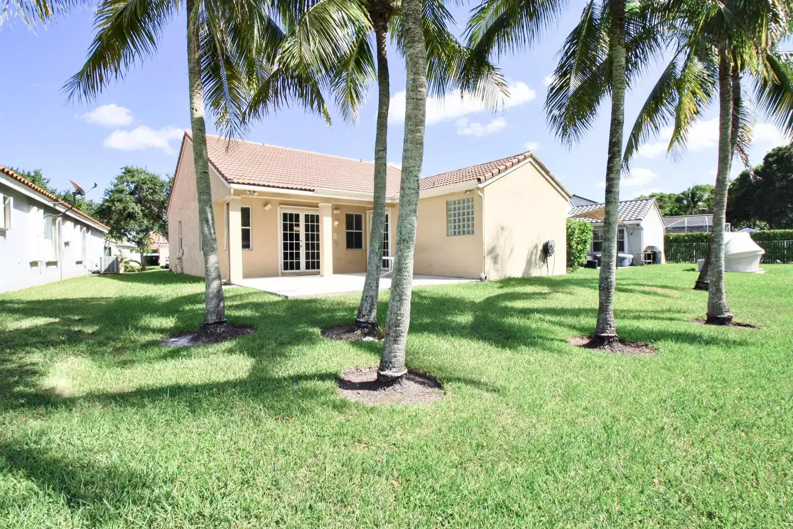 3 bedroom 2 bath Residential for sale at 853 SAND CREEK Circle, Weston FL 33327