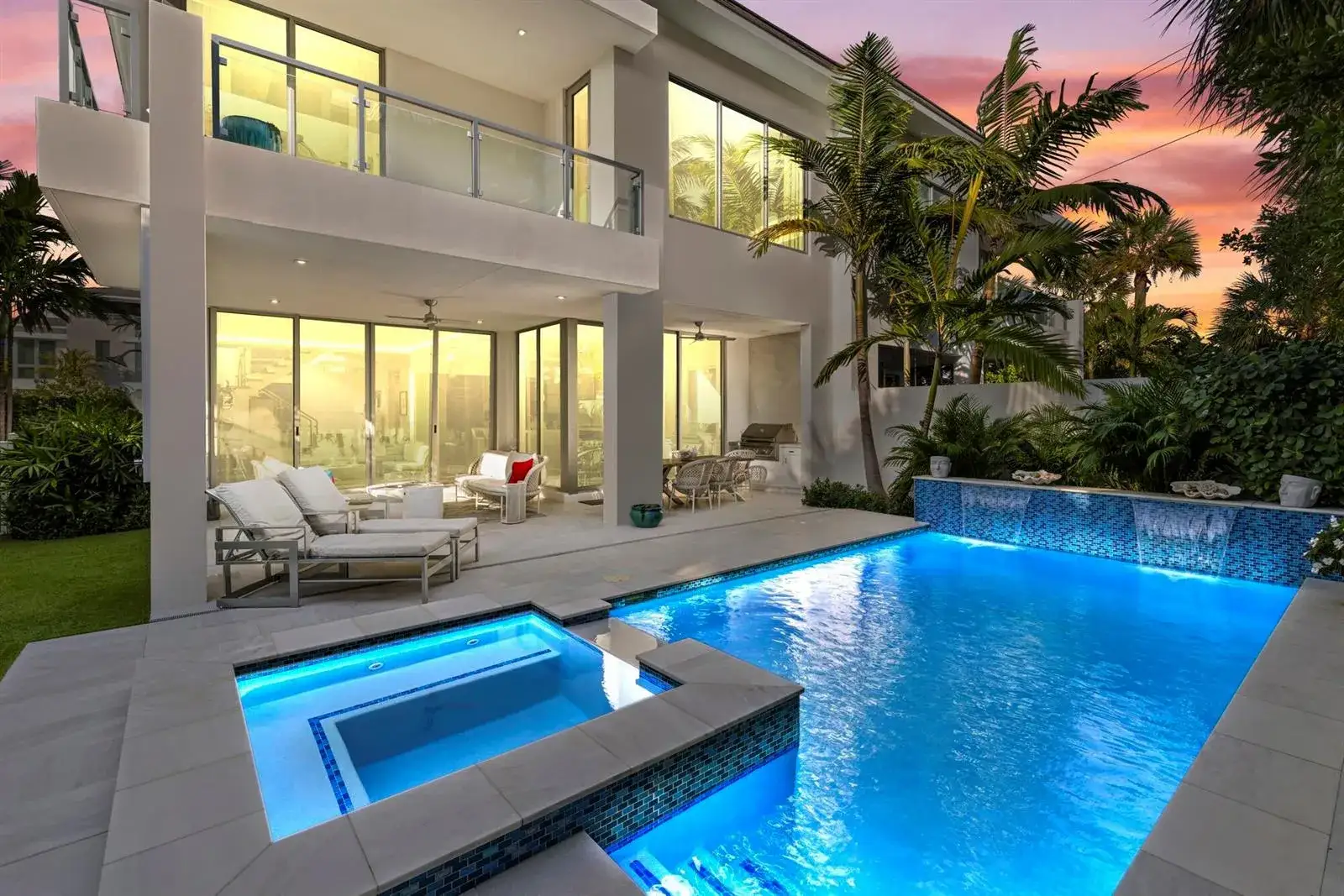 5 bedroom 5 bath Residential for sale at 402 Ocean One Lane, Juno Beach FL 33408