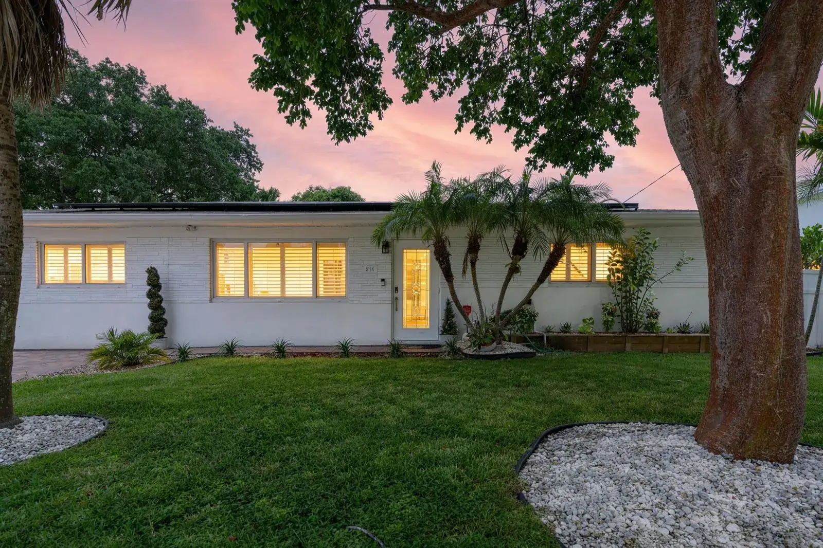 4 bedroom 3 bath Residential for sale at 874 NW 2ND Avenue, Boca Raton FL 33432