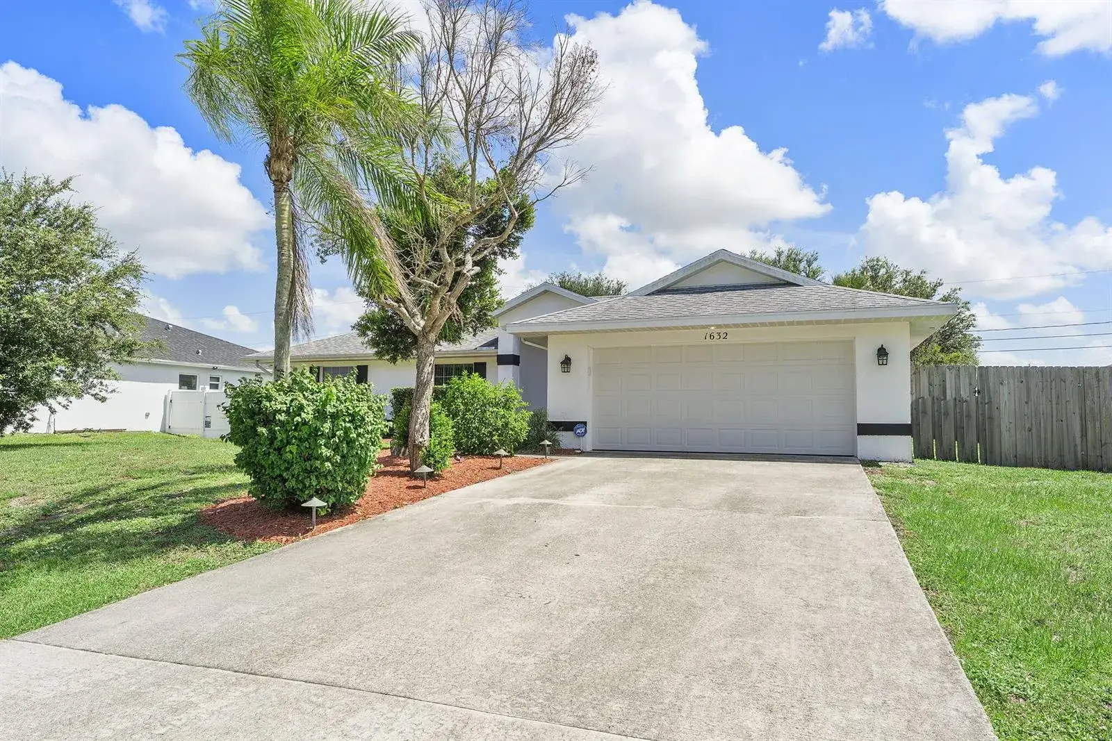 3 bedroom 2 bath Residential for sale at 1632 SW ALVATON Avenue, Port St. Lucie FL 34953