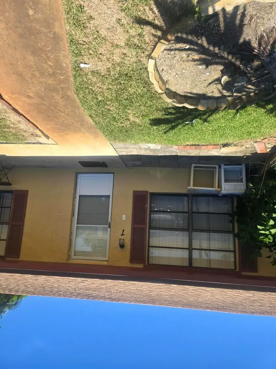 2 bedroom 1 bath Residential for sale at 4290 Royal Banyan Way, FL 33461
