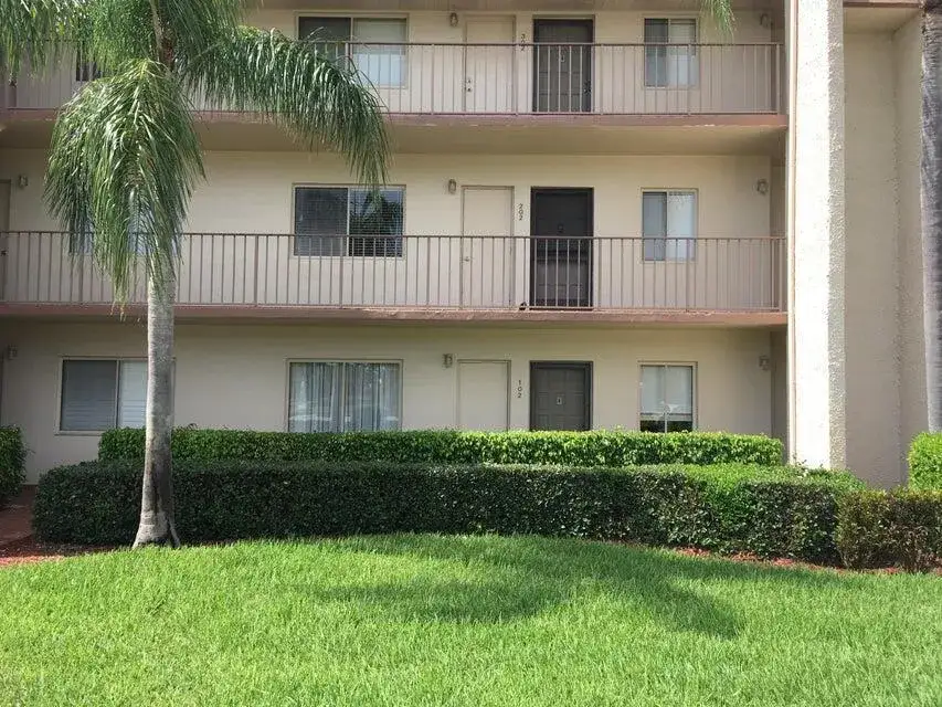2 bedroom 2 bath Residential for sale at 4070 Tivoli Court # 202, Lake Worth FL 33467
