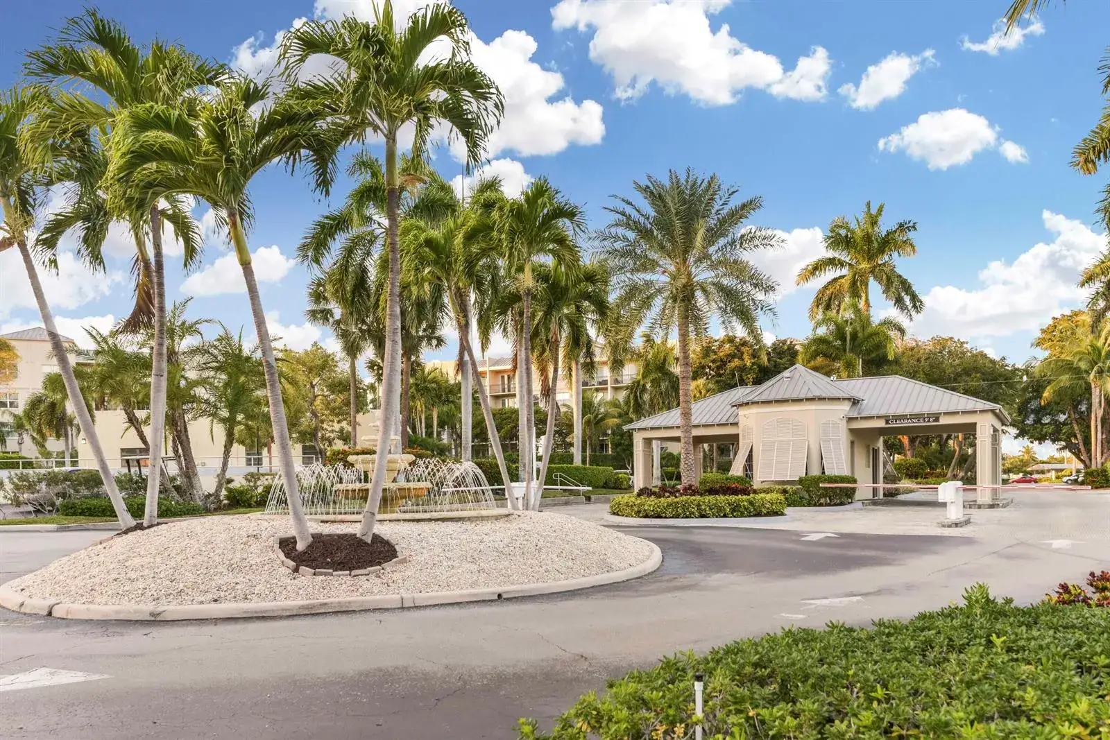 2 bedroom 2 bath Residential for sale at 17 ROYAL PALM Way # 105, Boca Raton FL 33432