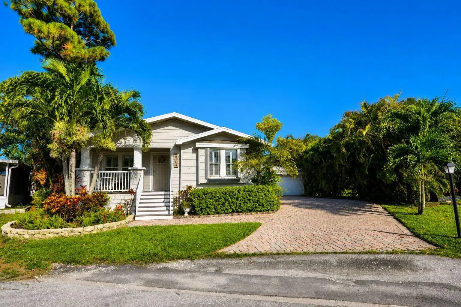 3 bedroom 2 bath Residential for sale at 6164 N Ironwood Lane, Atlantis FL 33462