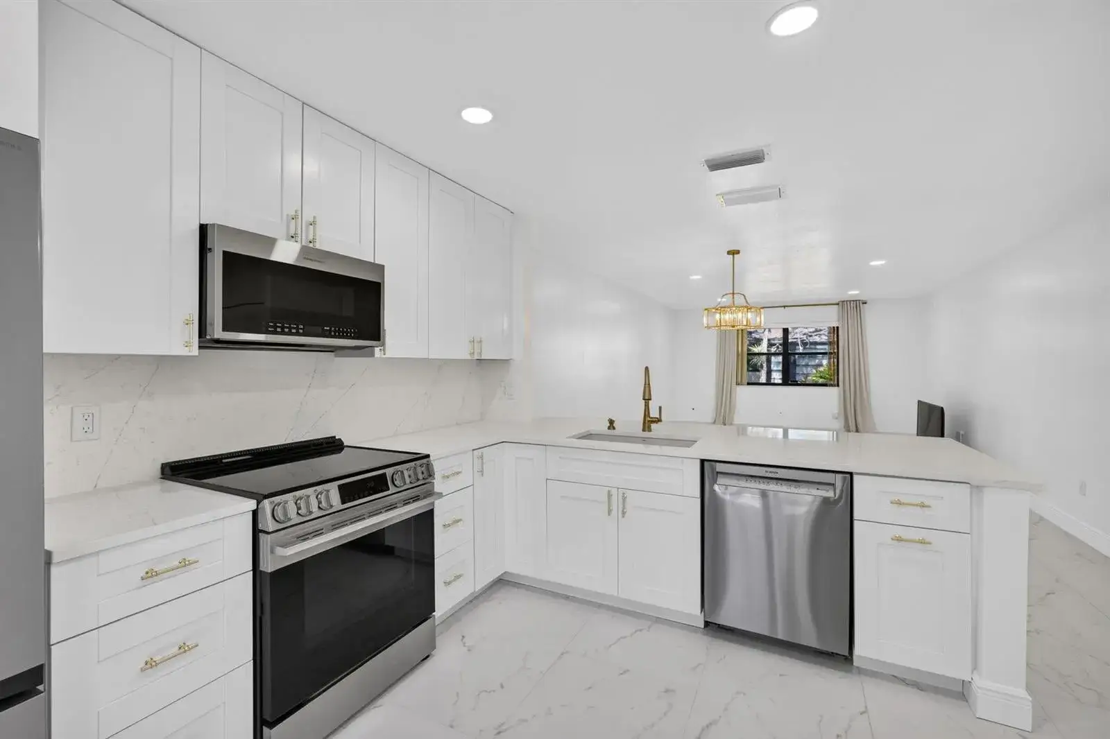3 bedroom 2 bath Residential for sale at 320 Elmira Court, Royal Palm Beach FL 33411