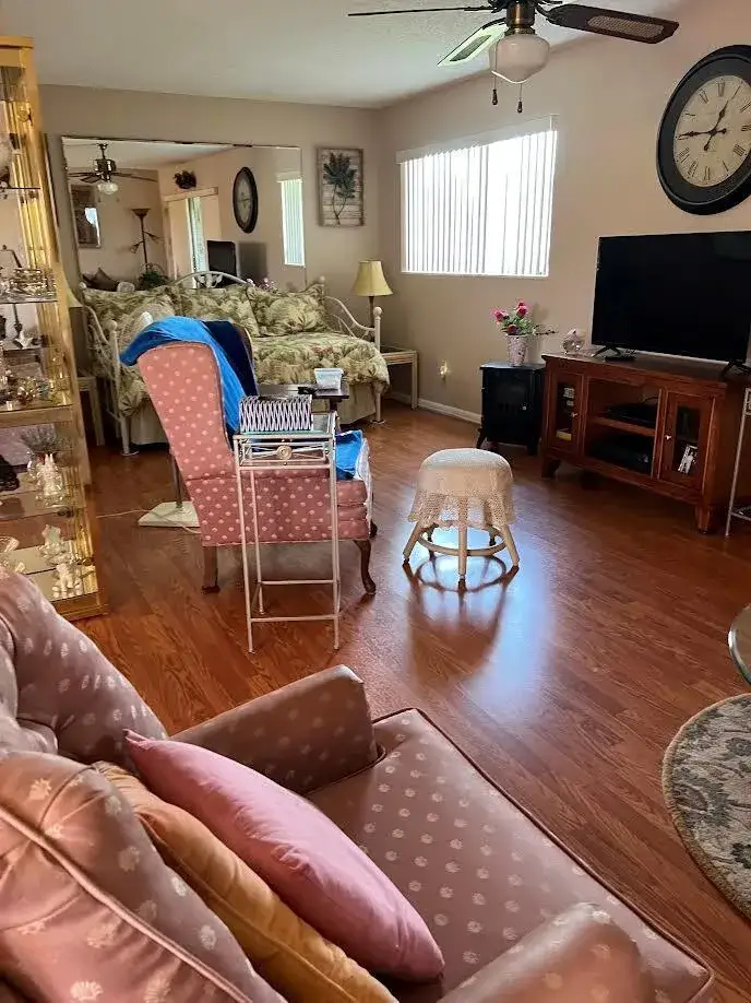 1 bedroom 1 bath Residential for sale at 725 Lori Drive # 313, Palm Springs FL 33461