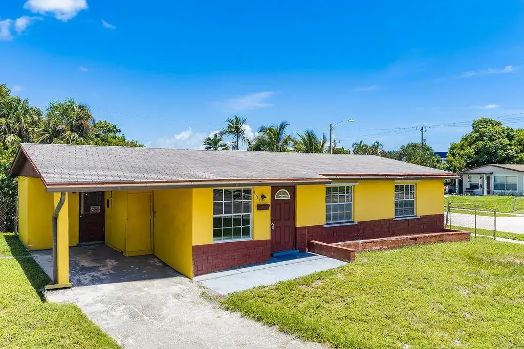 4 bedroom 2 bath Residential for sale at 1500 W 13TH Street W, Riviera Beach FL 33404