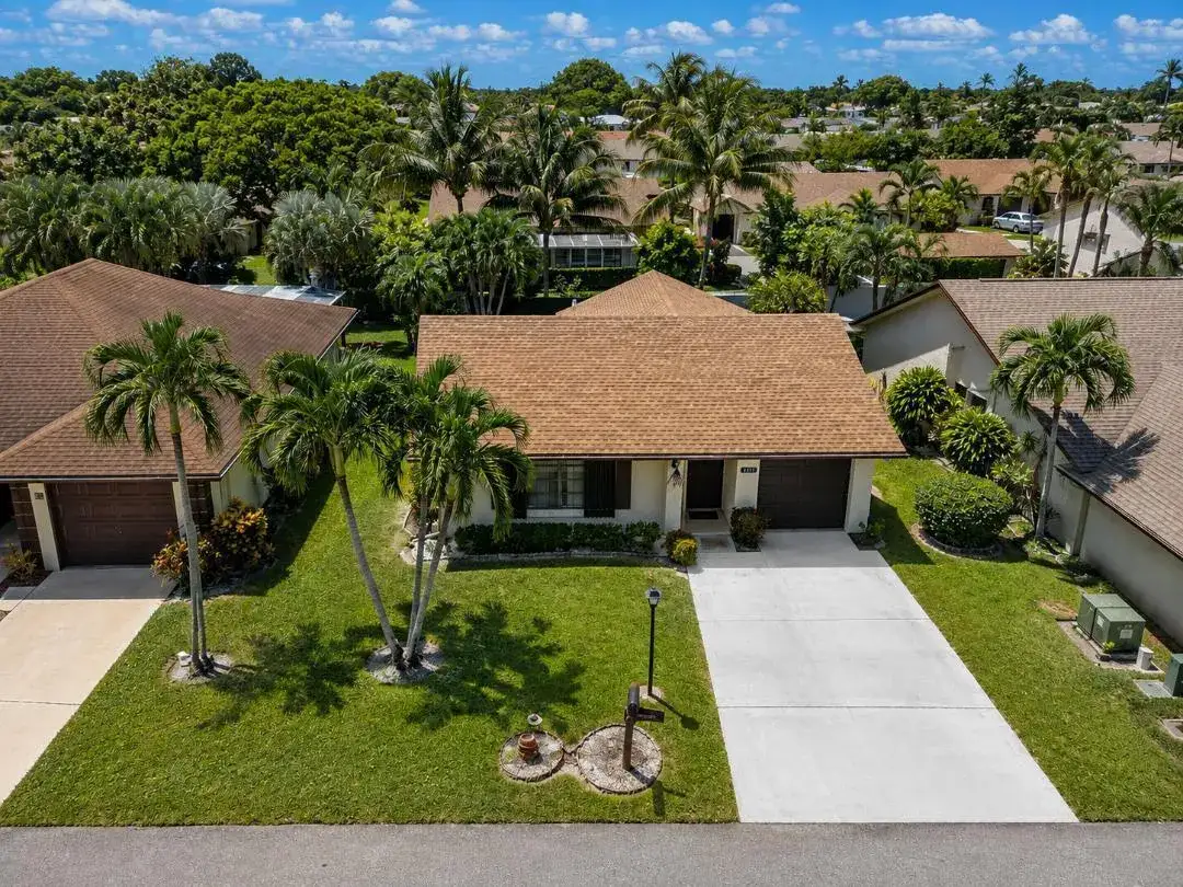 2 bedroom 2 bath Residential for sale at 6310 TALL CYPRESS Circle, FL 33463