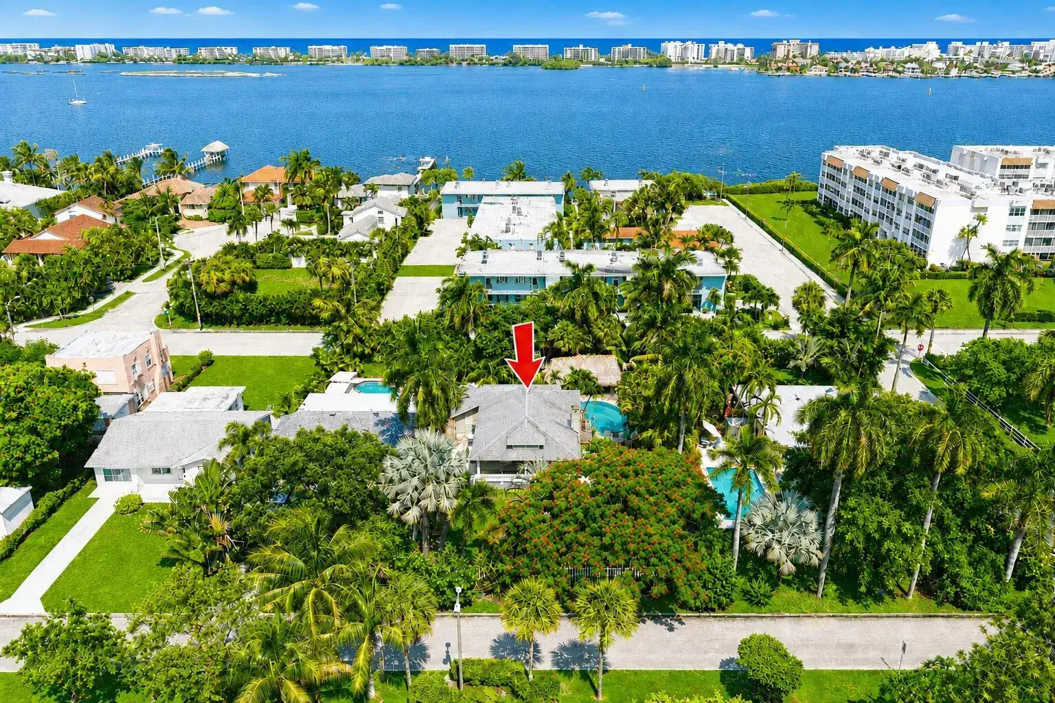 2 bedroom 2 bath Residential for sale at 1424 S PALMWAY, FL 33460
