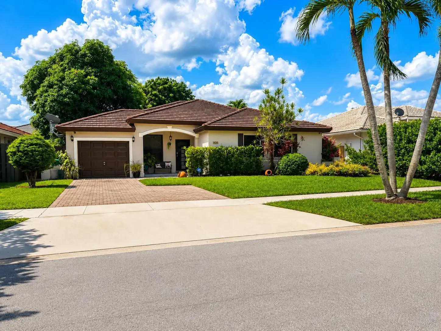 3 bedroom 2 bath Residential for sale at 16050 SW 101st Terrace, Miami FL 33196