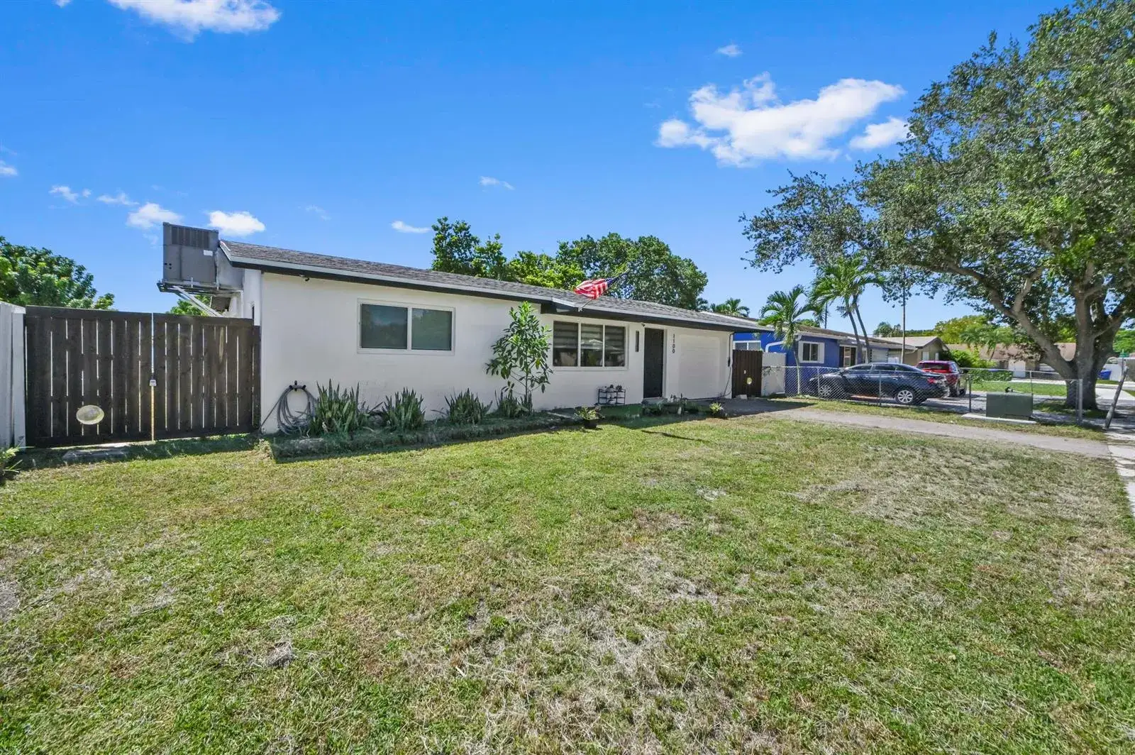 3 bedroom 3 bath Residential for sale at 1100 N 57TH Terrace, Hollywood FL 33021