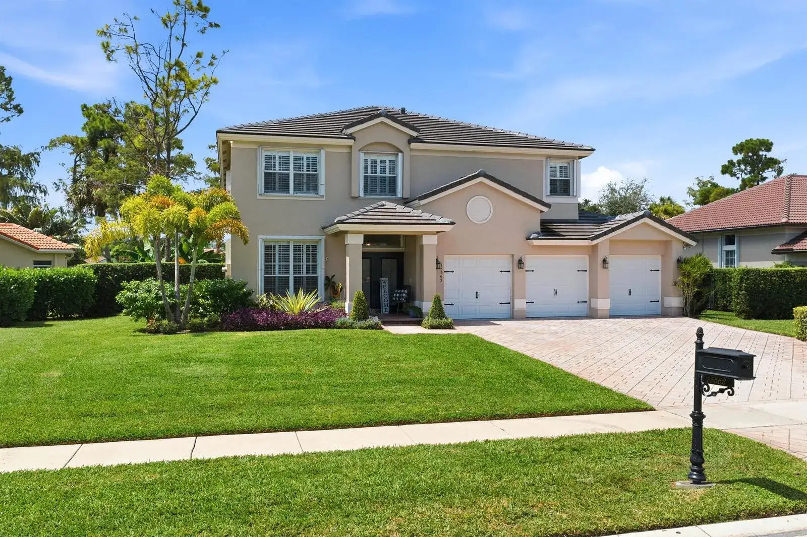 5 bedroom 4 bath Residential for sale at 15562 Cypress Park Drive, Wellington FL 33414