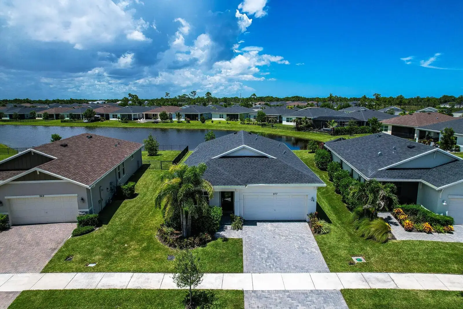3 bedroom 2 bath Residential for sale at 977 SE CROSSWOOD Way, Port St. Lucie FL 34984