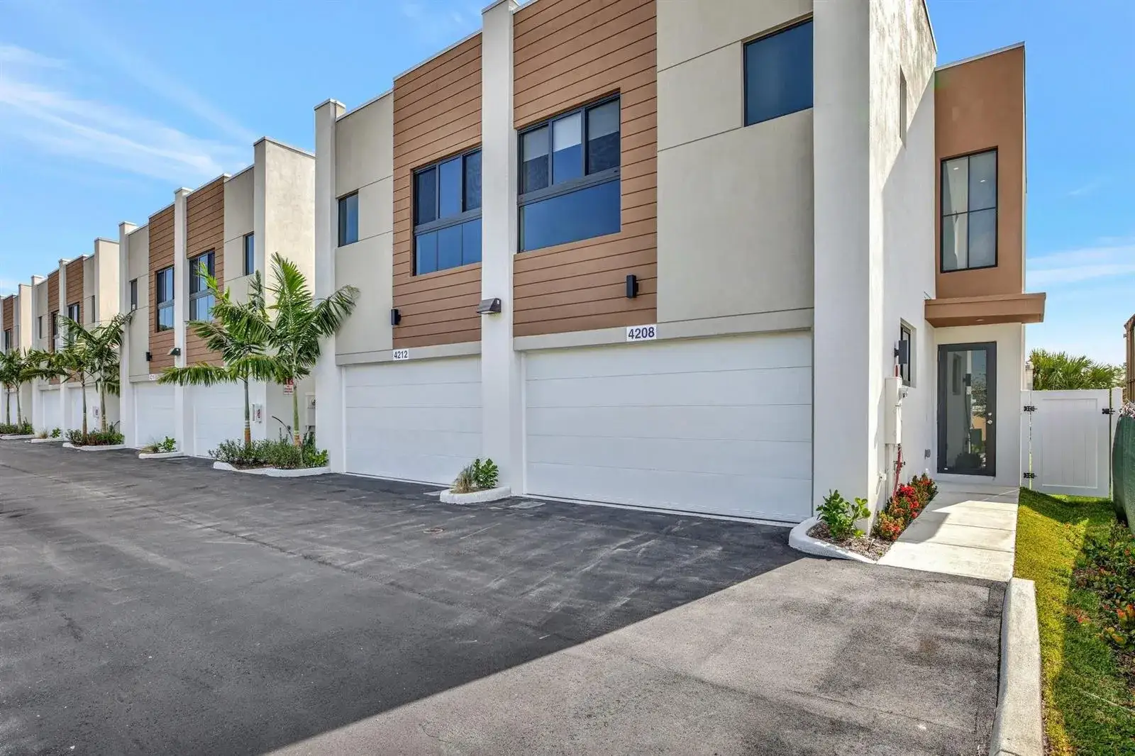 3 bedroom 2 bath Residential for sale at 4208 NE 7TH Terrace, Oakland Park FL 33334