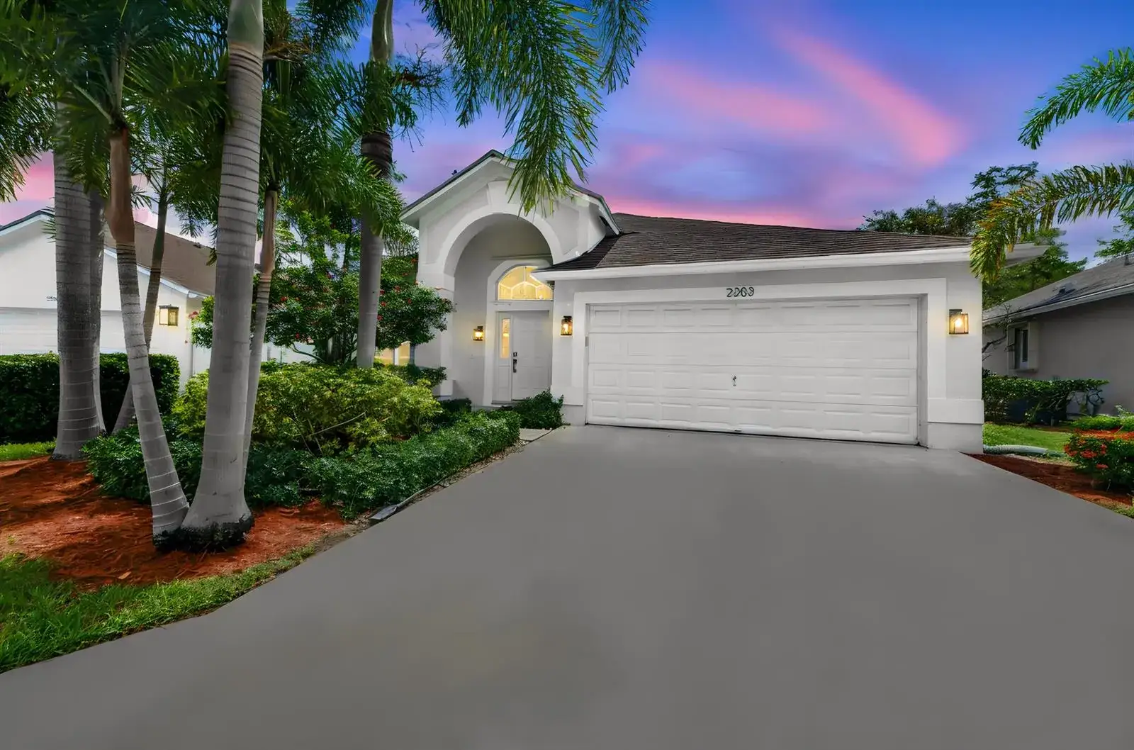 3 bedroom 2 bath Residential for sale at 2203 Soundings Court, FL 33413