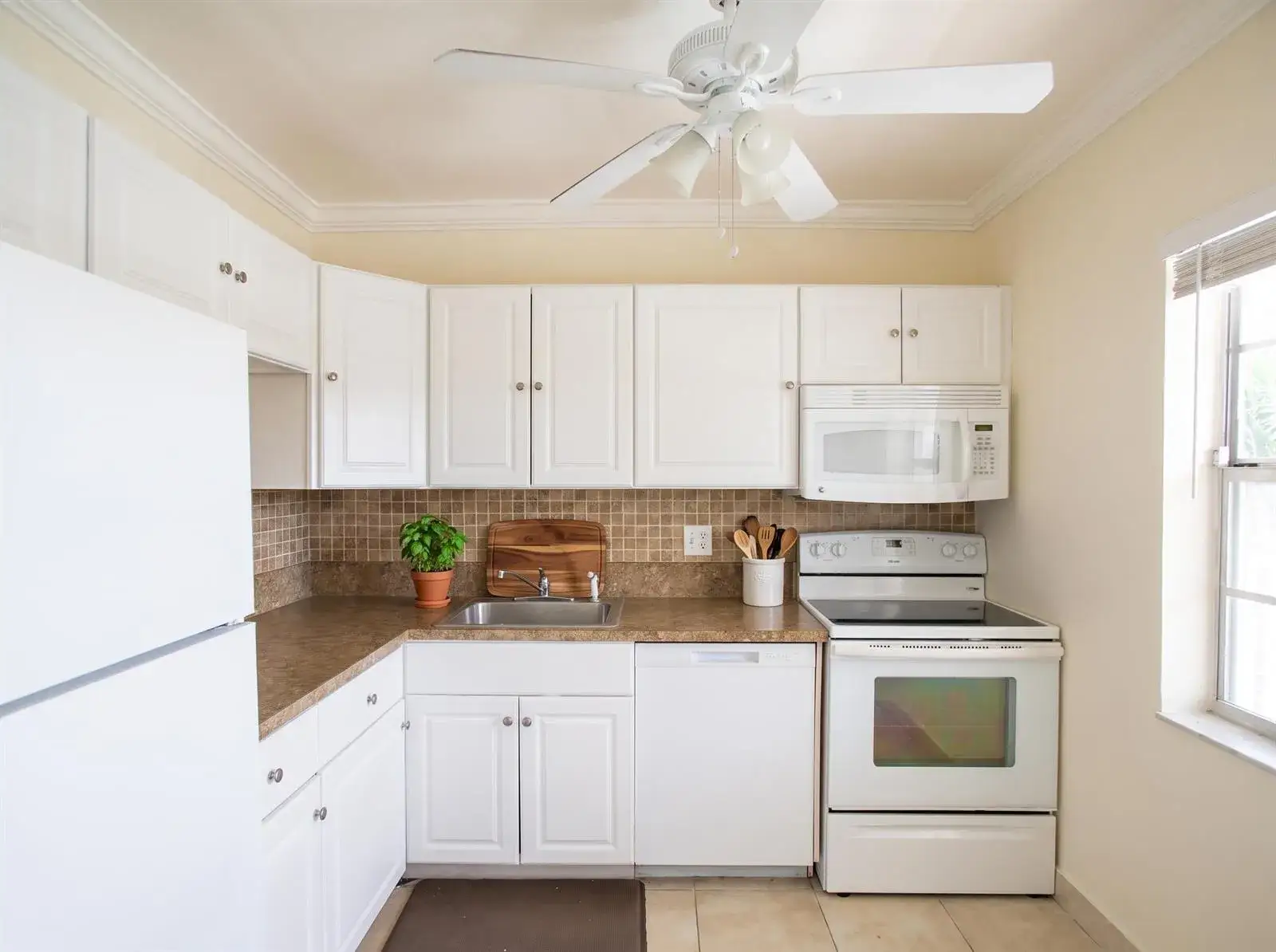 2 bedroom 2 bath Residential for sale at 551 NW 80TH Avenue # 203, Margate FL 33063