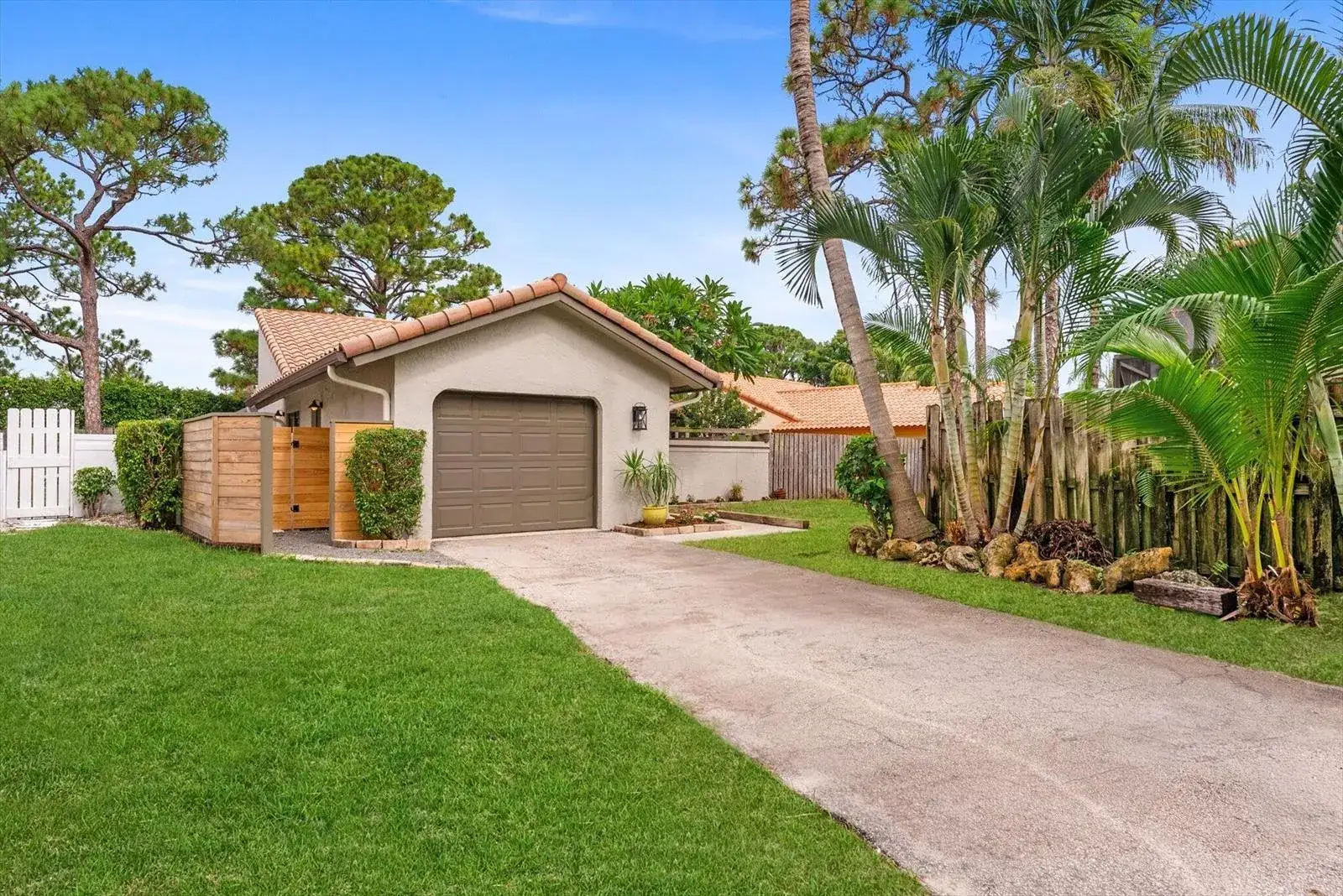 2 bedroom 2 bath Residential for sale at 1310 NW 22ND Avenue, Delray Beach FL 33445