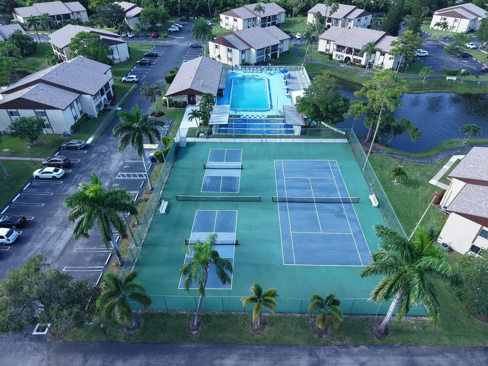 2 bedroom 1 bath Residential for sale at 309 Pine Ridge Circle # 1, FL 33463