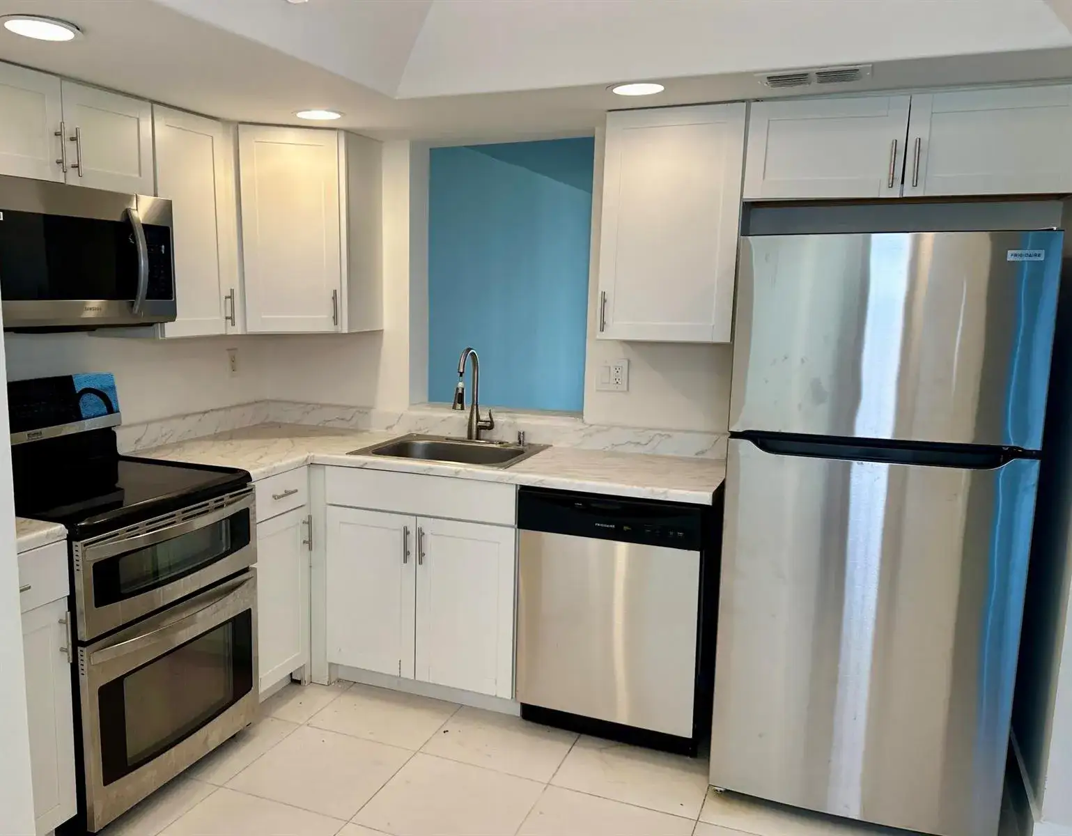 2 bedroom 2 bath Residential for sale at 7664 NW 18TH Street # 208, Margate FL 33063
