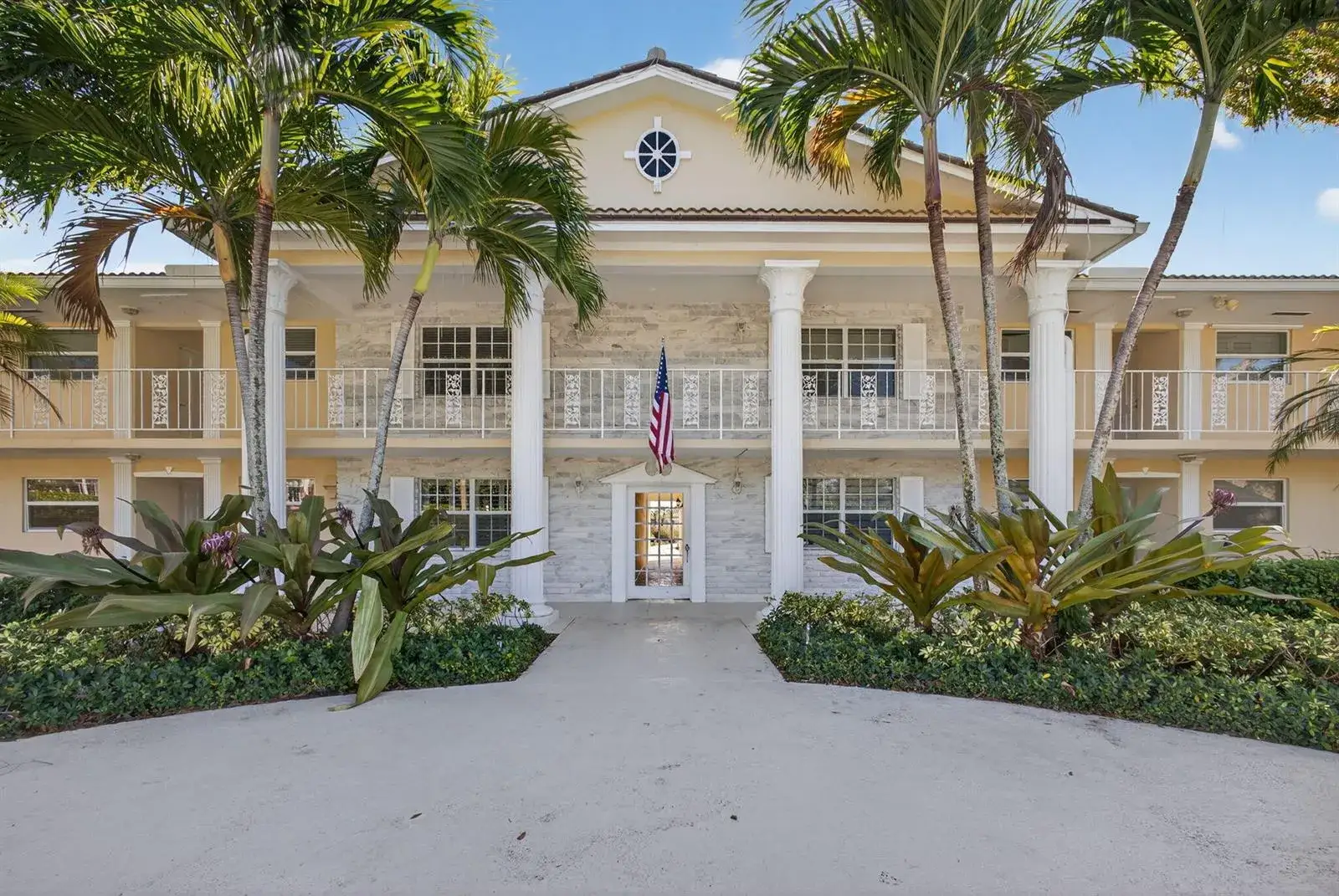 2 bedroom 2 bath Residential for sale at 478 Tequesta Drive # 204, Tequesta FL 33469