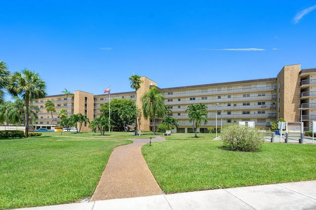 2 bedroom 2 bath Residential for sale at 555 NW 4TH Avenue # 2150, Boca Raton FL 33432