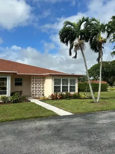 2 bedroom 2 bath Residential for sale at 4585 NW 3rd Street # D, Delray Beach FL 33445