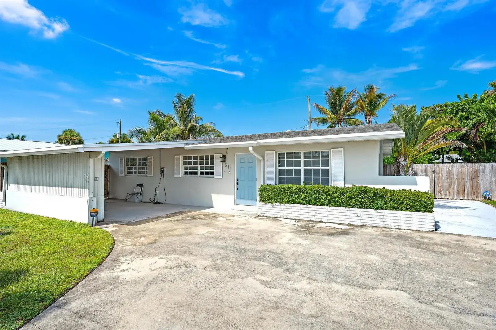 3 bedroom 2 bath Residential for sale at 511 Ivy Avenue, Palm Beach Gardens FL 33410